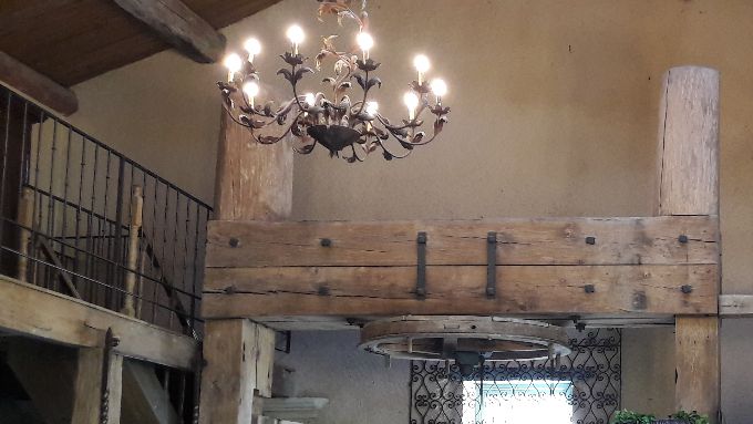 Salle du Pressoir (160 m2) avec son pressoir d'origine (à décorer ou fleurir par vous-même ou professionnel)